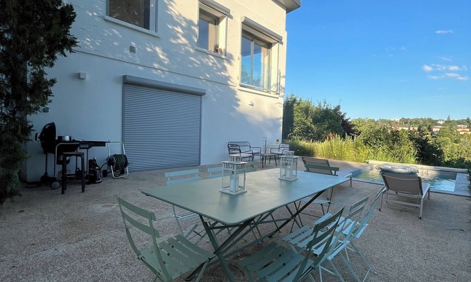 Sainte-Foy-les-Lyon Villa | Modern Villa with Pool and Ocean View Amenities