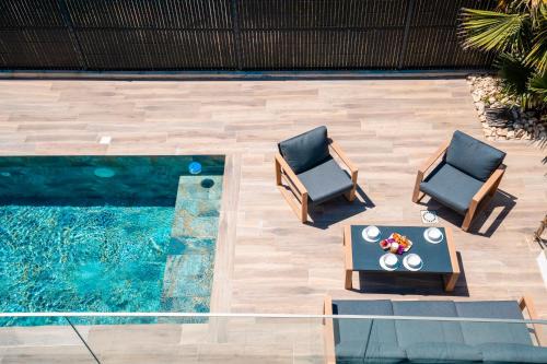 Serignan Villa | Elegant Villa Monégasque: 4-Star Oceanfront Retreat