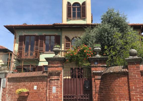 Passerano Marmorito Villa | Villa Monferrato: Family-Friendly Retreat with Pool