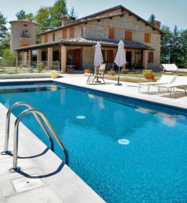 Comunanza House | Pet-Friendly Villa Montegenco with Oceanfront Pool Access
