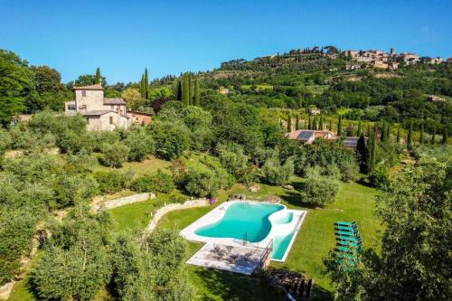 Todi Villa | Cozy Villa Montepulciano: Oceanfront with Pool & Pet Friendly