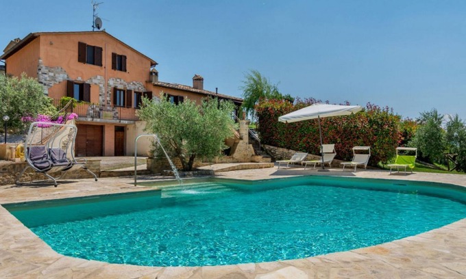 Montone Villa | Villa Morotti: Relax by the Pool in Montone, Umbria