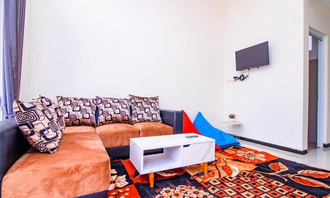Oro Oro Ombo Villa | Discover Family-Friendly Villa Mulyo E4 by Sans Villa