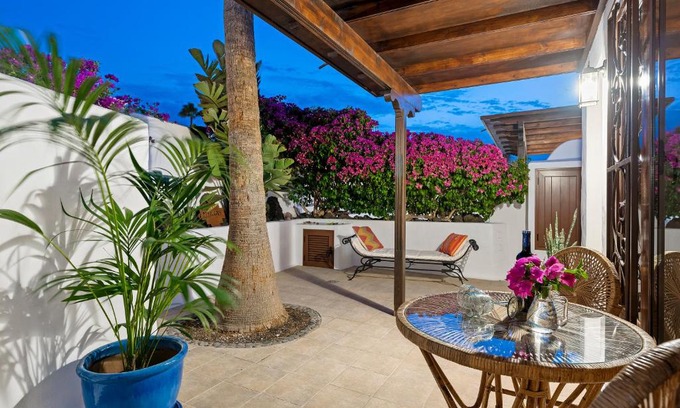 Puerto del Carmen Apartment | Oceanfront Villa Munay: 4-Star Guest Rated Paradise