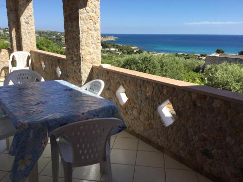 Marina San Gregorio Apartment | Villa Muntiranni: Pet-Friendly Retreat with Breakfast Included