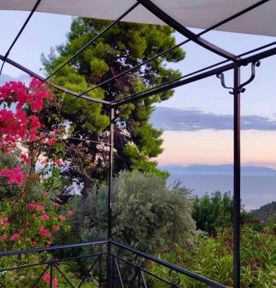 Stafylos House | Scenic Villa Myrto: Rated 10/10 with Family-Friendly Amenities