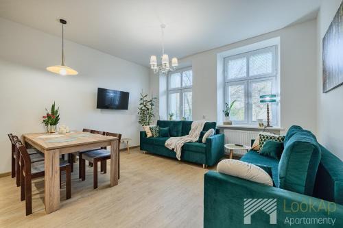 Srodmiescie Apartment | Villa na Radiostacji by LookAp