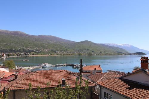 Varosh Apartment | Villa Nada: Exceptional Stay with Family-Friendly Amenities