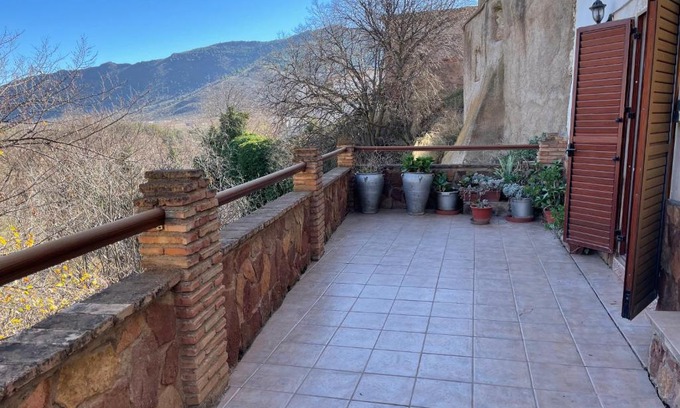 Fondon House | Escape to Casa Rural: Family-Friendly with a Magnificent Terrace
