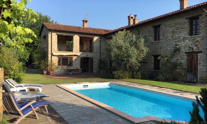 Castino Villa | Villa Natura Piemonte: Relax by Your Private Pool
