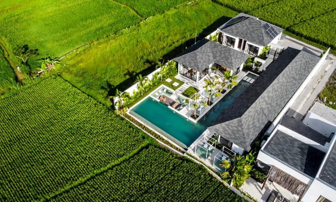 Abiansemal Villa | Relaxing Villa Nature View with Pool - 4-Star Retreat