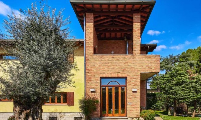 Corsico House | Experience Relaxation at Villa Naviglio Grande by Interhome