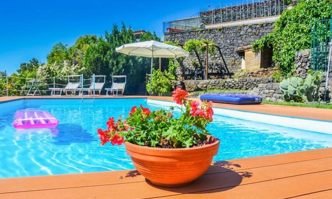 Pedara Villa | Oceanfront Villa 'Nduccia: Top-Rated 4-Star Family Getaway
