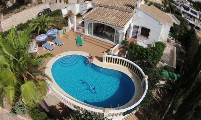 La Sabatera Villa | Beachside Villa with Pool and Ocean Views - Rated 10/10