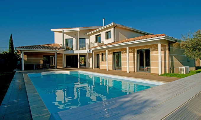 Latresne Villa | Villa near Bordeaux - swimming pool - ideal for telecommuting or vacation
