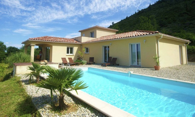 Les Vans Villa | Idyllic Villa in Les Vans with Private Pool & Pet-Friendly
