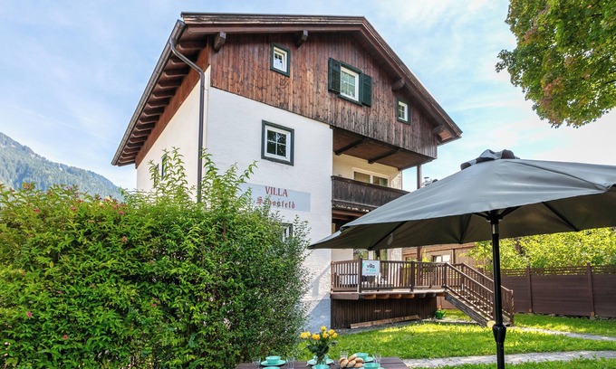 Kitzbuehel House | Prime Villa in Kitzbühel with Breakfast & Ski Lift Access