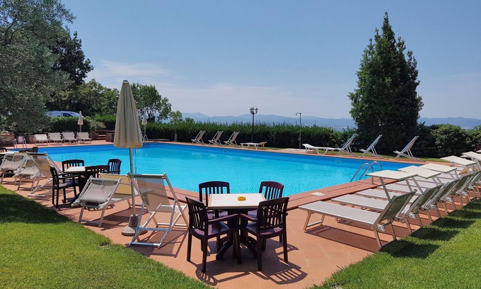 Volterra Hotel | Villa Nencini: Family-Friendly Retreat with Pool & Spa