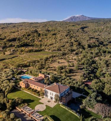 Linguaglossa Hotel | Elegant Villa Neri Resort & Spa: Oceanfront Bliss Awaits