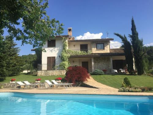 Lettomanoppello Villa | Villa Nicolai: A Perfect Retreat Between Sea and Mountains