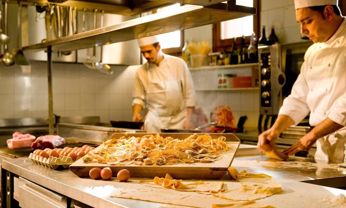 Chiesanuova Hotel | Inviting Villa Noce - Family-Friendly Guest House Awaits