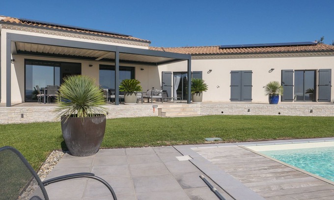 Saint-Restitut Villa | Villa Noélisa: Heated Pool with Breathtaking Ventoux Views