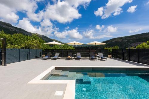 Rozat Villa | Stunning Villa Nono: Oceanfront Oasis with 9.9/10 Rating