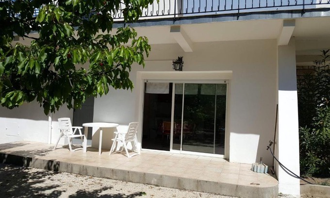 Bordezac Apartment | Oceanfront Villa Norica Studio - Rated 9.2/10 by Guests