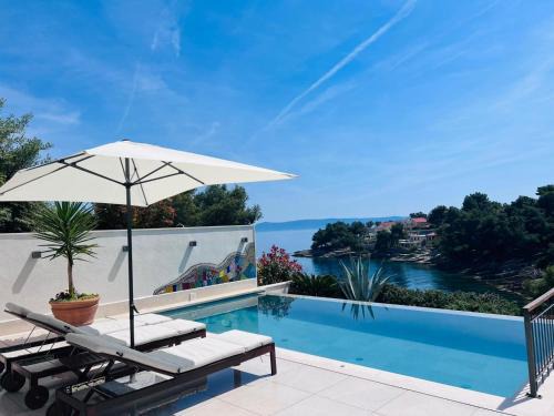 Selca Villa | Discover Villa Nova Brac: 4-Star Oasis with Oceanfront Bliss