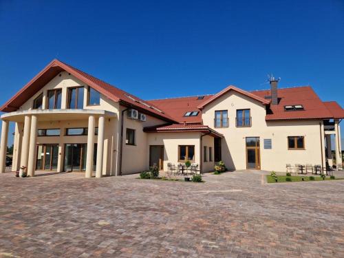 Włodawa Hotel | Villa Nova: Guest Rated 9/10 - Pet and Child Friendly Retreat
