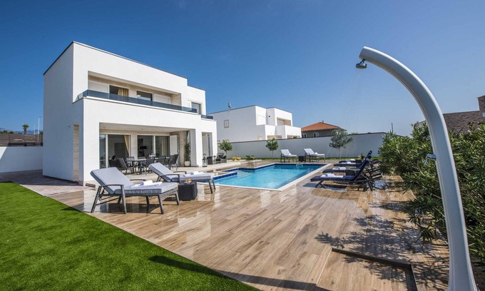 Novalja Villa | Relax at Villa Novalis with Private Pool & Pet-Friendly Amenities