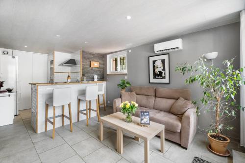 Cuers Apartment | Pet-Friendly Getaway at Villa Nui for the Whole Family