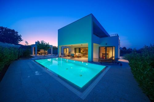 Vodice Villa | Incredible Oceanfront Villa O with Pool & Stunning Views