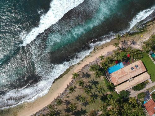 Matara Villa | Oceanfront Villa Océane: Guest Rated 10/10 with Pool
