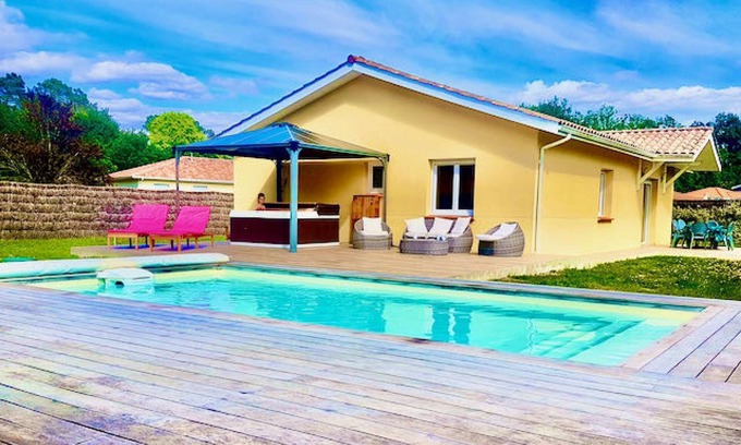Sainte-Eulalie-en-Born House | Escape to Villa Oceane & Spa with Heated Pool & Ocean Views