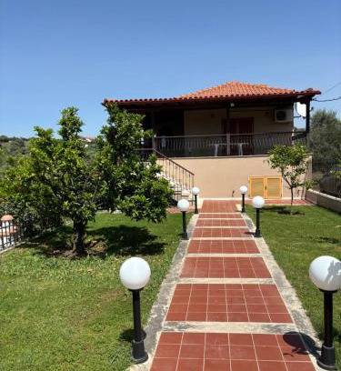 Nea Propontida House | Cozy Villa Ocean: Family-Friendly Escape with Fireplace