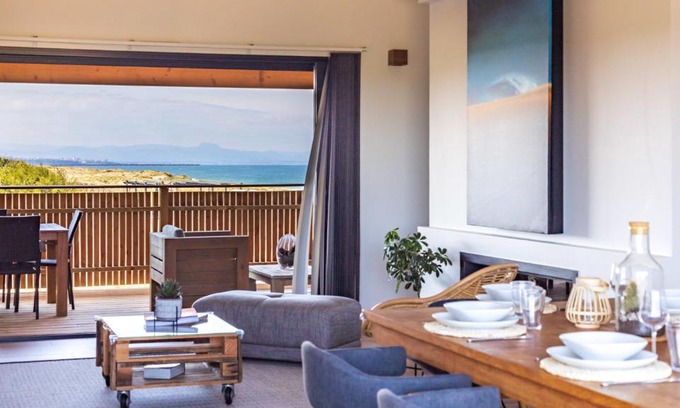 Ondres Villa | Villa Oceana: Oceanfront Stay with Spectacular Views