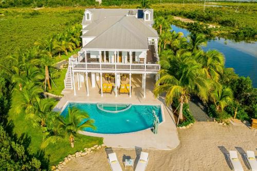 Sugarloaf Key House | Beachfront Bliss at Villa of the Setting Sun - Family Friendly