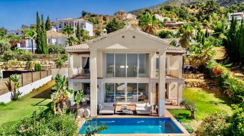Istan Villa | Villa Olga Marbella: Private Pool & Breathtaking Sea Views