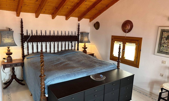Xanthi Region House | Relax at Villa Olivia: Oceanfront Retreat with Pool Access