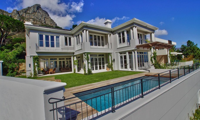 Camps Bay Villa | Villa Olivia - 5-Bedroom Retreat in Camps Bay with Breakfast