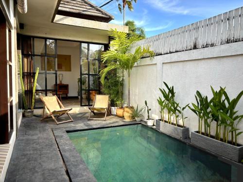 Sunset Road Villa | Villa Omarama Seminyak Beach