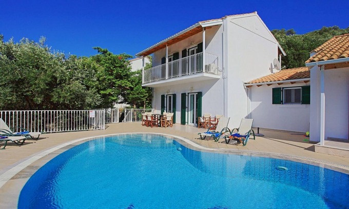 Apraos Villa | Relax at Villa Oneiro with Private Pool & Breakfast Options