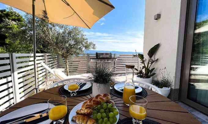 Omis Apartment | Villa Oneum – Apartment MARE with Private Jacuzzi