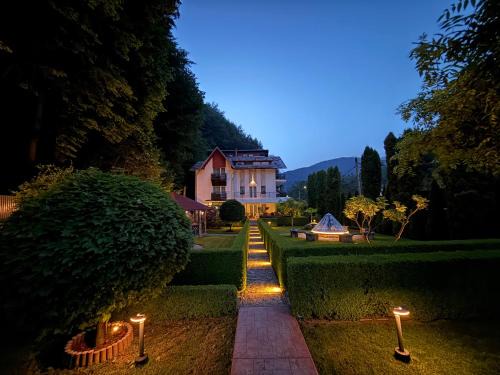 Sinaia Cabin | Villa Onix: Guest Rated 10/10 with Hot Tub & Breakfast