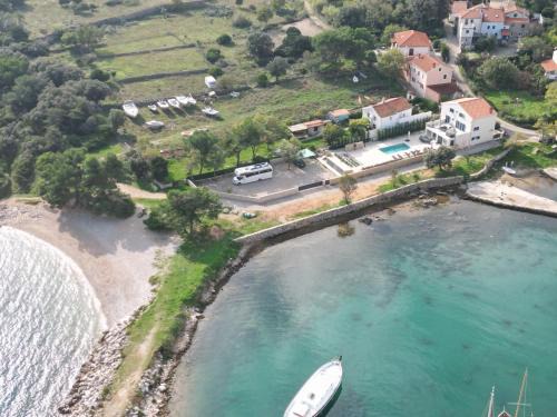 Nerezine Villa | Experience Villa-Onorato: Oceanfront Oasis with Pool