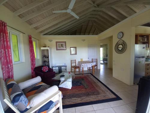 Calibishie House | Villa Ora