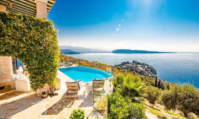 Petaleia Villa | Family Villa with Ocean View & Infinity Pool - 10/10 Rated