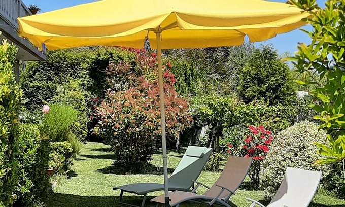 A Lanzada Cottage | Villa Ortigueira C: Oceanfront Retreat with Private Pool