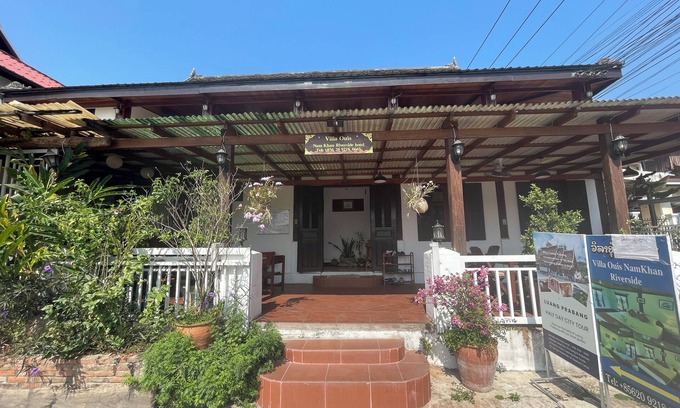Luang Prabang Hotel | Budget-Friendly Villa Ouis NamKhan Riverside with Dining & Kids